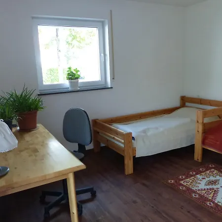 Privatunterkunft Gästehaus Mit Privatzimmer In *