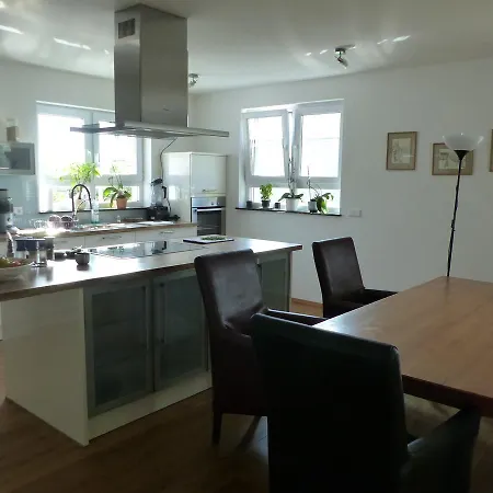 Privatunterkunft Gästehaus Mit Privatzimmer In