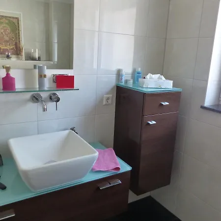 Gästehaus Mit Privatzimmer In Privatunterkunft